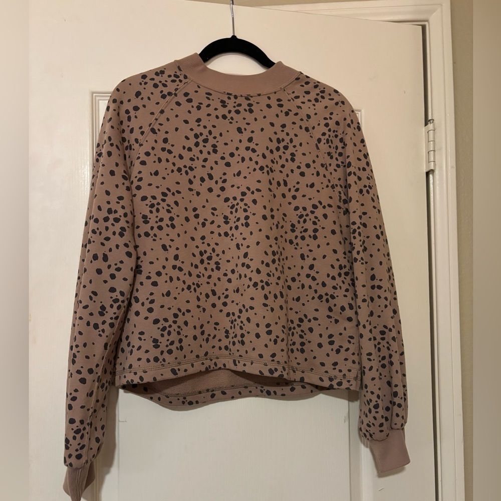 Abercrombie & Fitch Tan and Black Sweatshirt